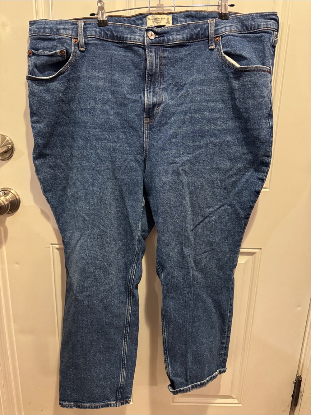 Abercrombie & Fitch Curve Love The Ankle Straight Ultra High Rise Jeans $100.00